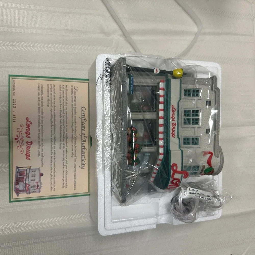 Lemax Longs Corner Store Lighted Building, 2006 Retired Village Collection 65453